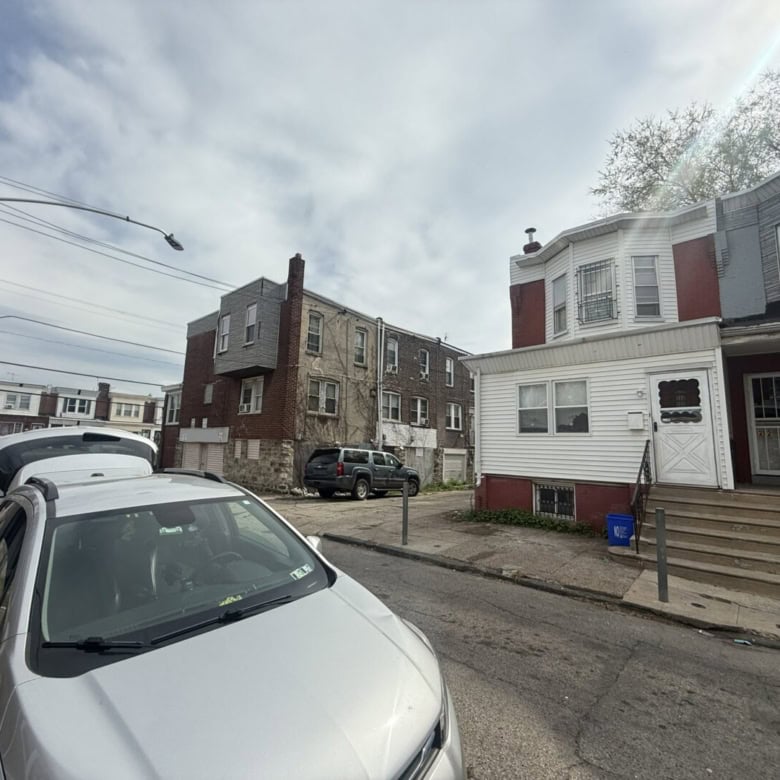 2239 Bonnaffon St – Philadelphia, PA 19142
